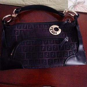 Fendi. Shoulders bag